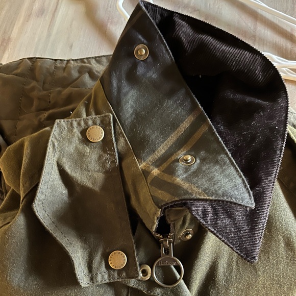 Barbour Acorn Jacket - Picture 8 of 9